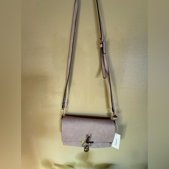 NWT Francesca’s tan crossbody - Picture 1 of 4